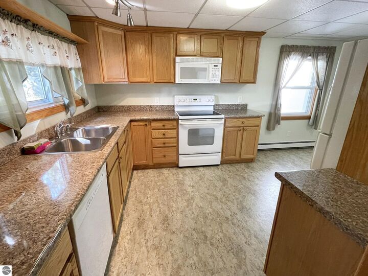 Property Photo:  1230 Plainview Avenue  MI 49686 