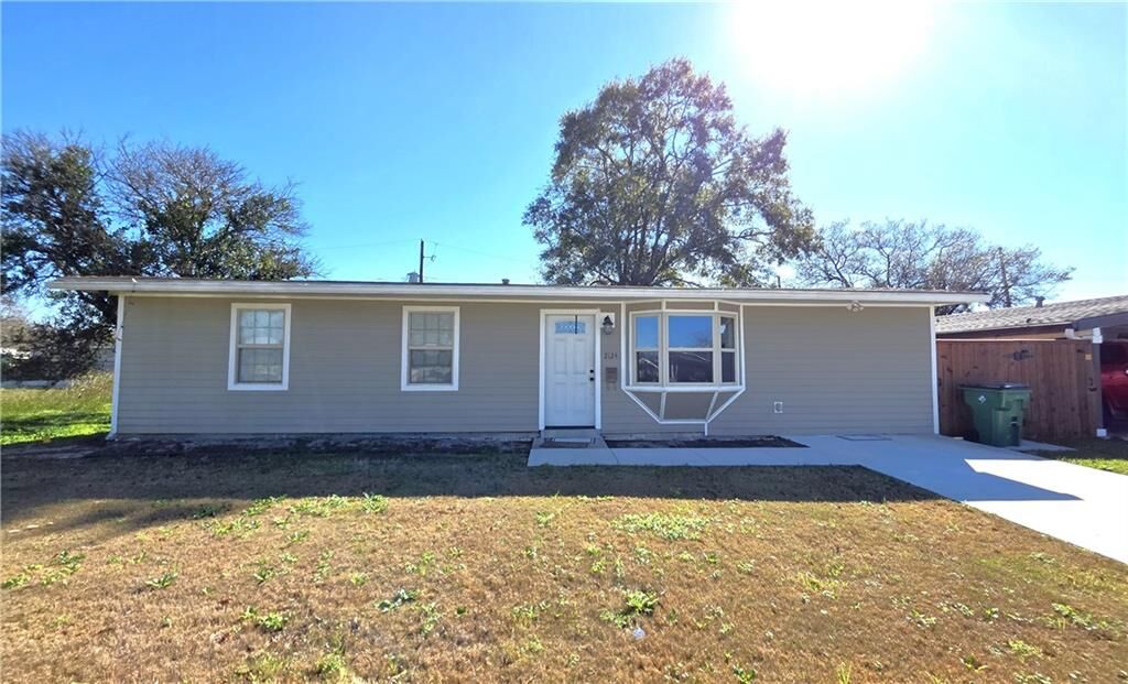 Property Photo:  2124 Dupont Drive  LA 70056 