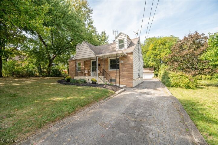 Property Photo:  2442 Oregon Avenue  OH 44509 