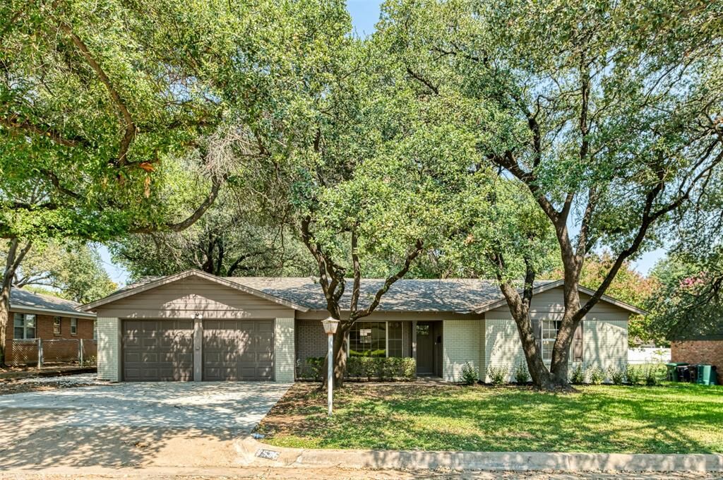 Property Photo:  3536 Wedgway Drive  TX 76133 