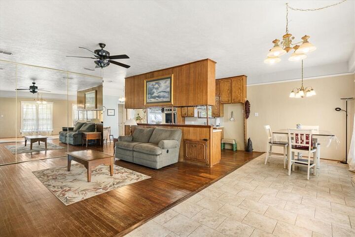 Property Photo: 624 Alexander Road TX 76401