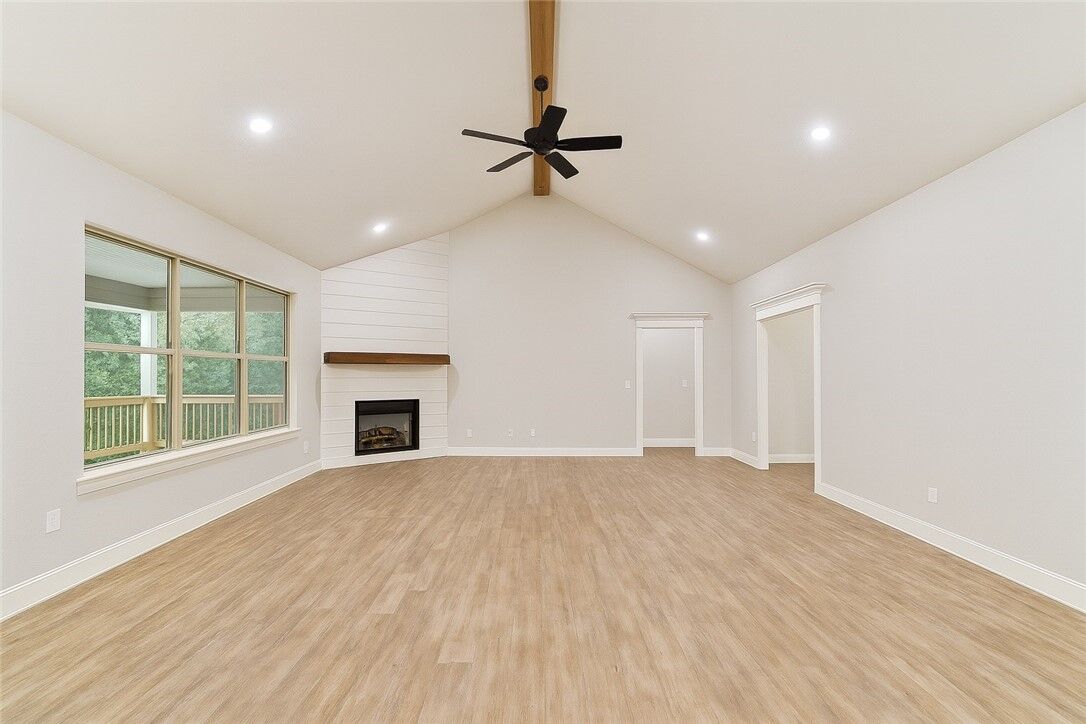 Property Photo: 18 Zennor Circle AR 72715
