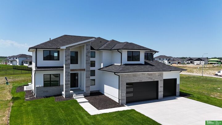 Property Photo:  5508 Kestrel Parkway  NE 68022 