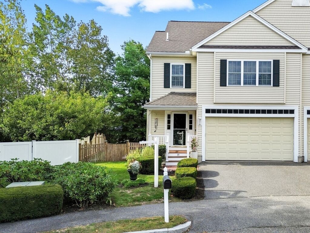 Property Photo:  35 Andrea Cir 35  MA 02494 