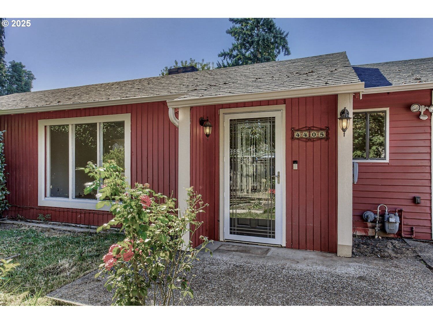 Property Photo:  4405 SW 160th Ave  OR 97078 