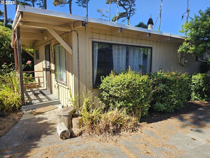 Property Photo: 4601 Arago St OR 97439