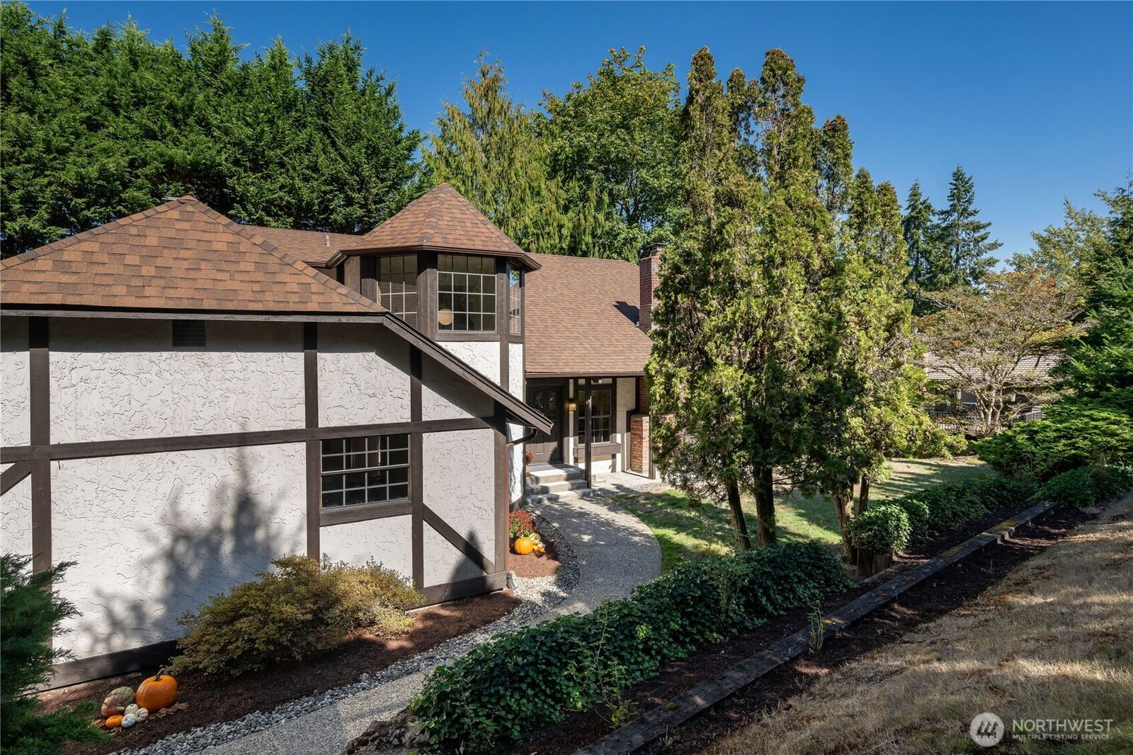 Property Photo:  4631  Highland Drive  WA 98006 