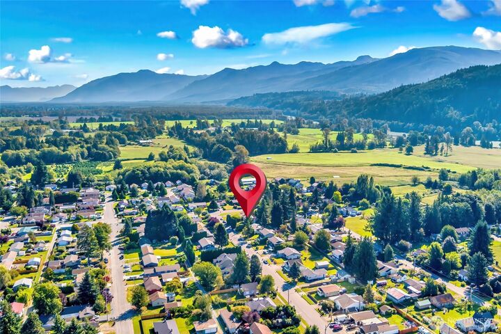 Property Photo: 1015 Sterling Street WA 98284