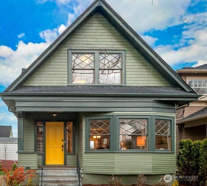 Property Photo:  822  24th Avenue  WA 98122 