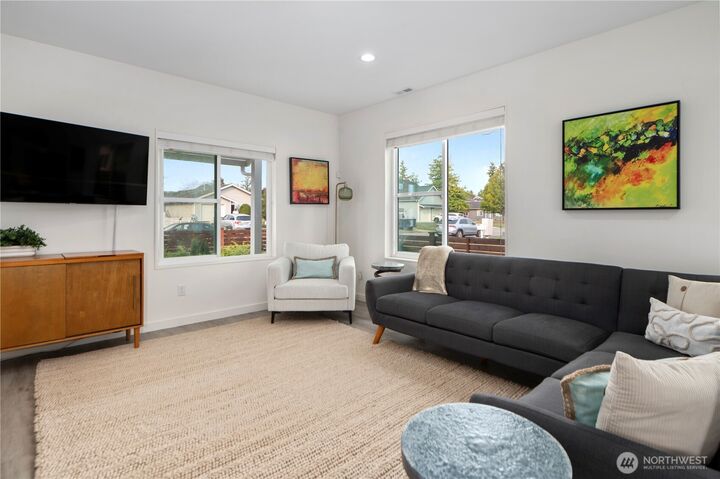 Property Photo: 547 E Street WA 98230