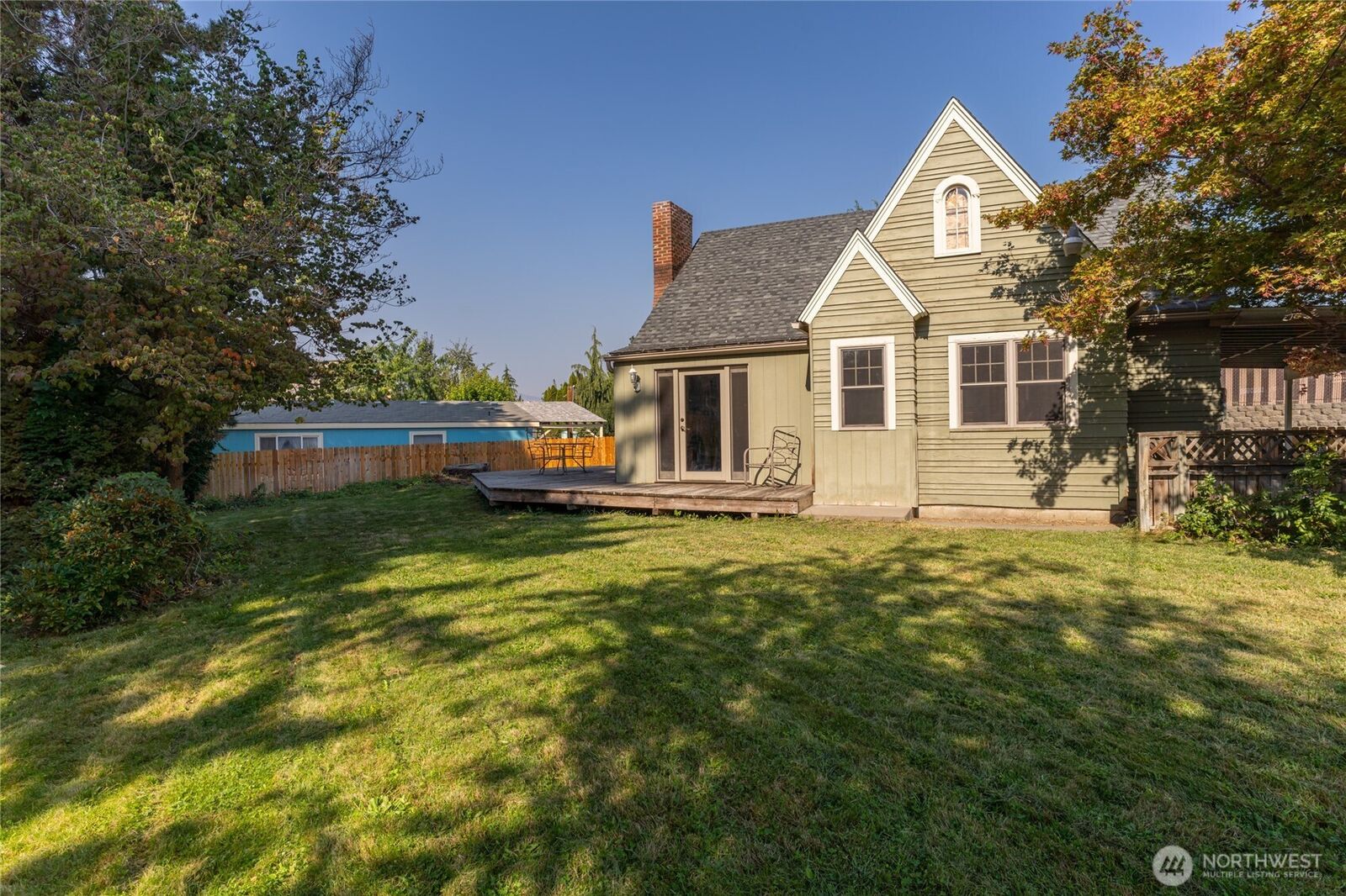 Property Photo:  280 N June Ave  WA 98802 