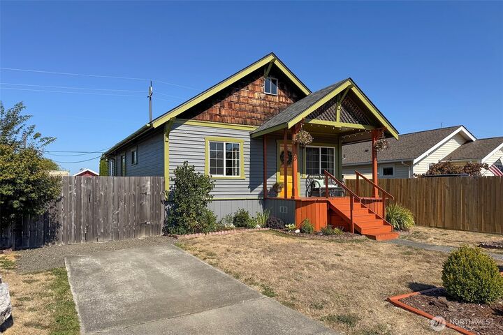 Property Photo:  1309 W 6th Street  WA 98363 