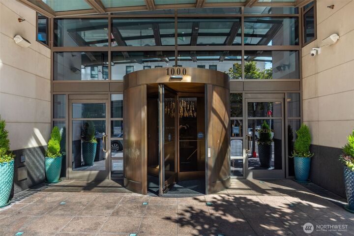 Property Photo: 1000 1st Avenue 1904 WA 98104