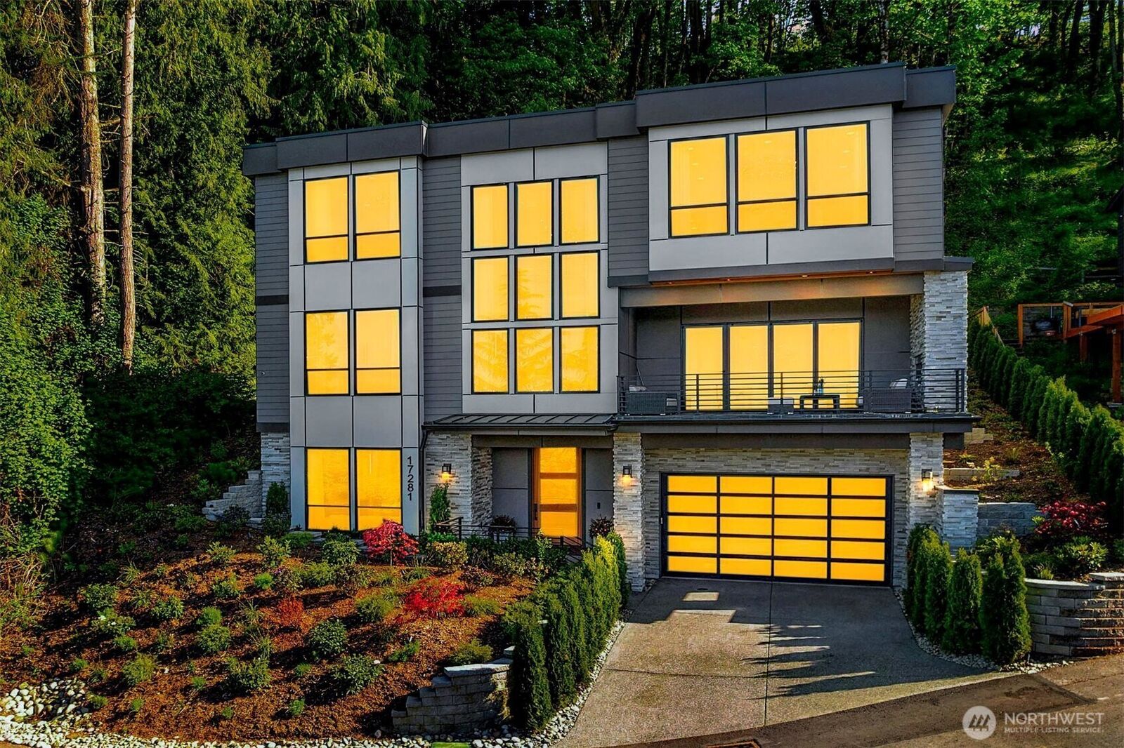 Property Photo: 17281 SE 43rd Street WA 98006