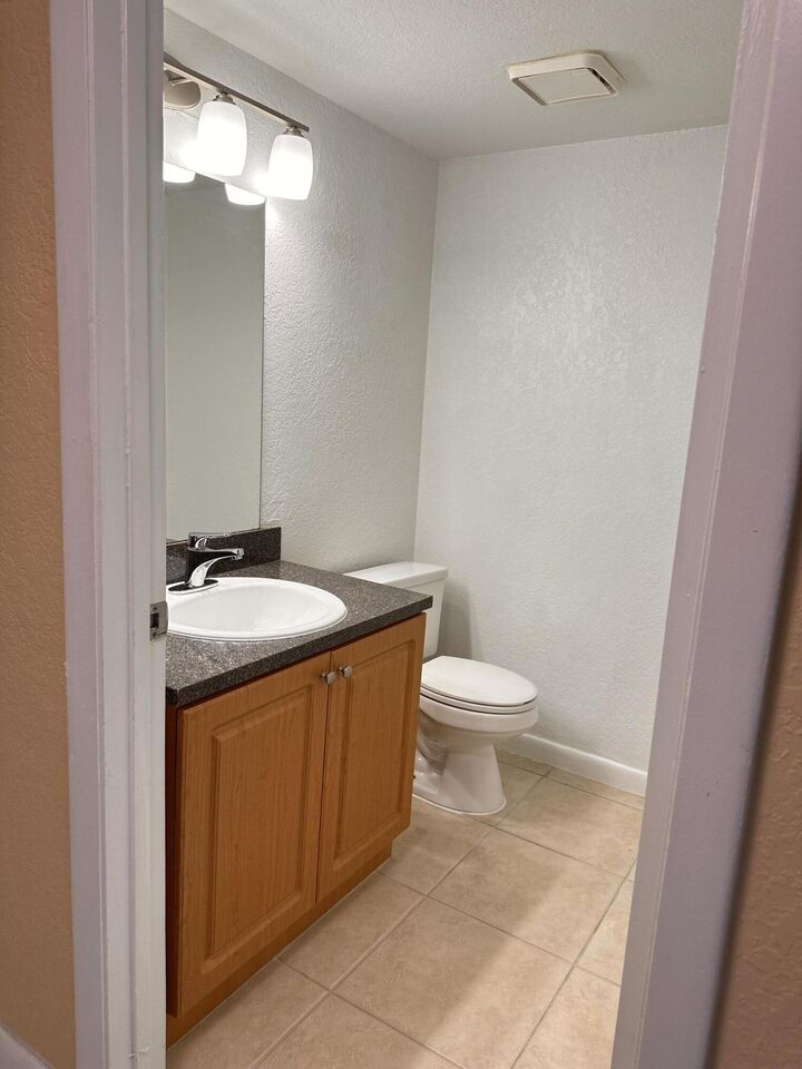 Property Photo: 700 Nottingham Circle A FL 33463