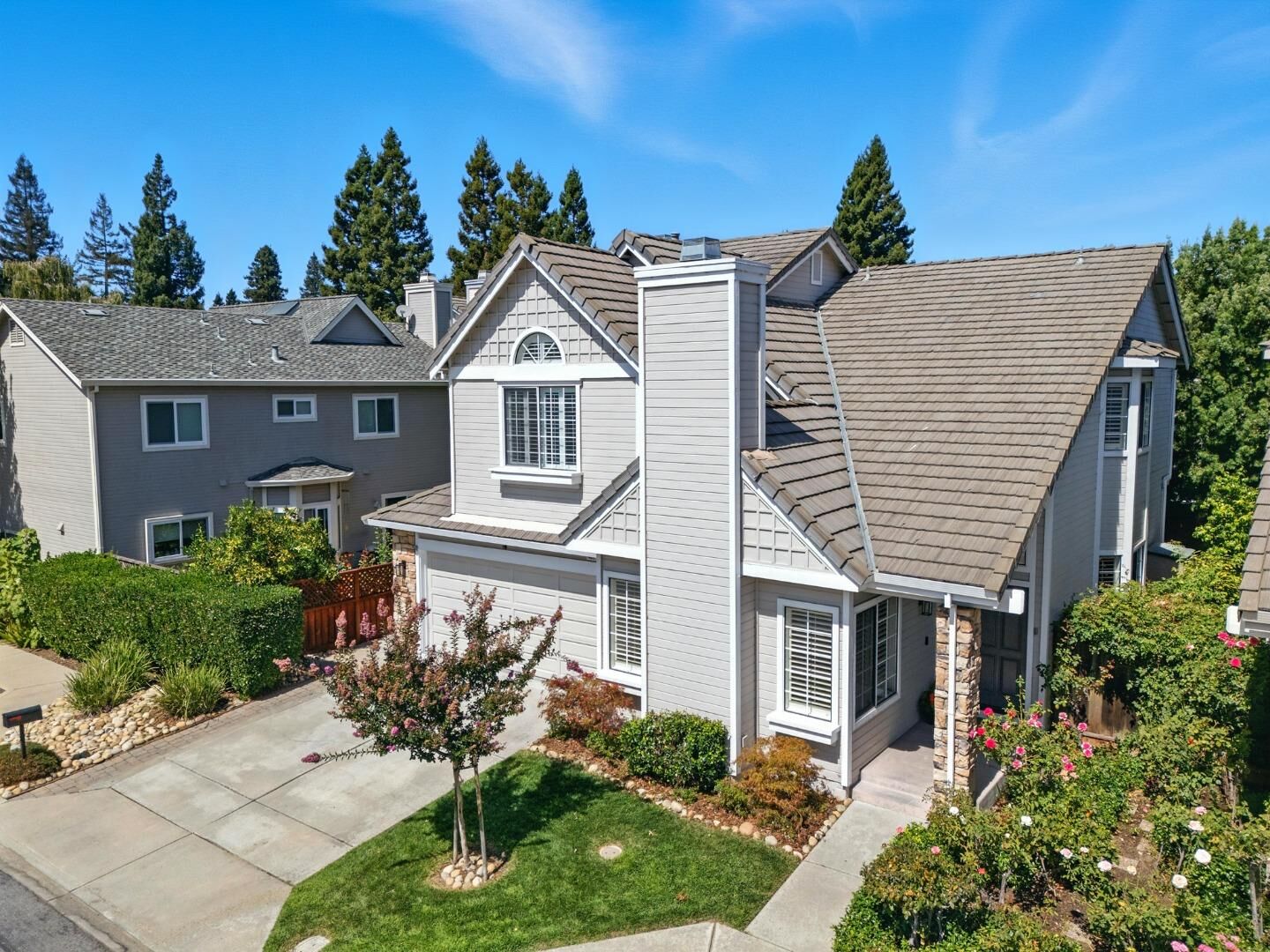 Property Photo: 401 Wembley Court CA 94061