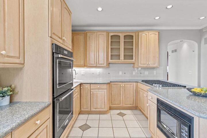 Property Photo:  414 Clearview Court  WI 53548