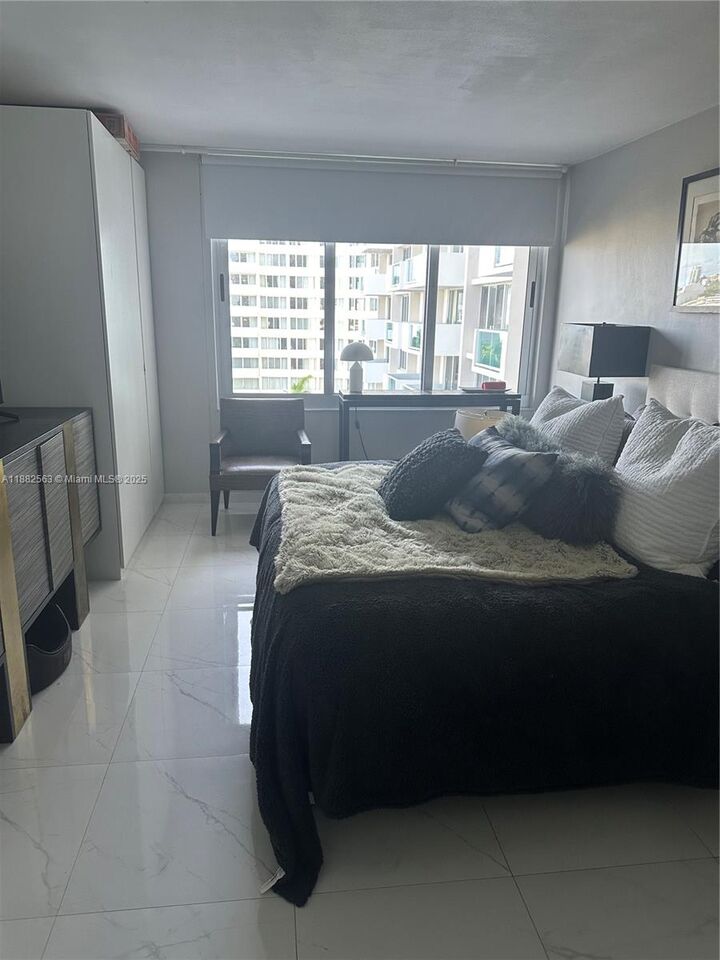 Property Photo:  1200 West Ave 715  FL 33139 