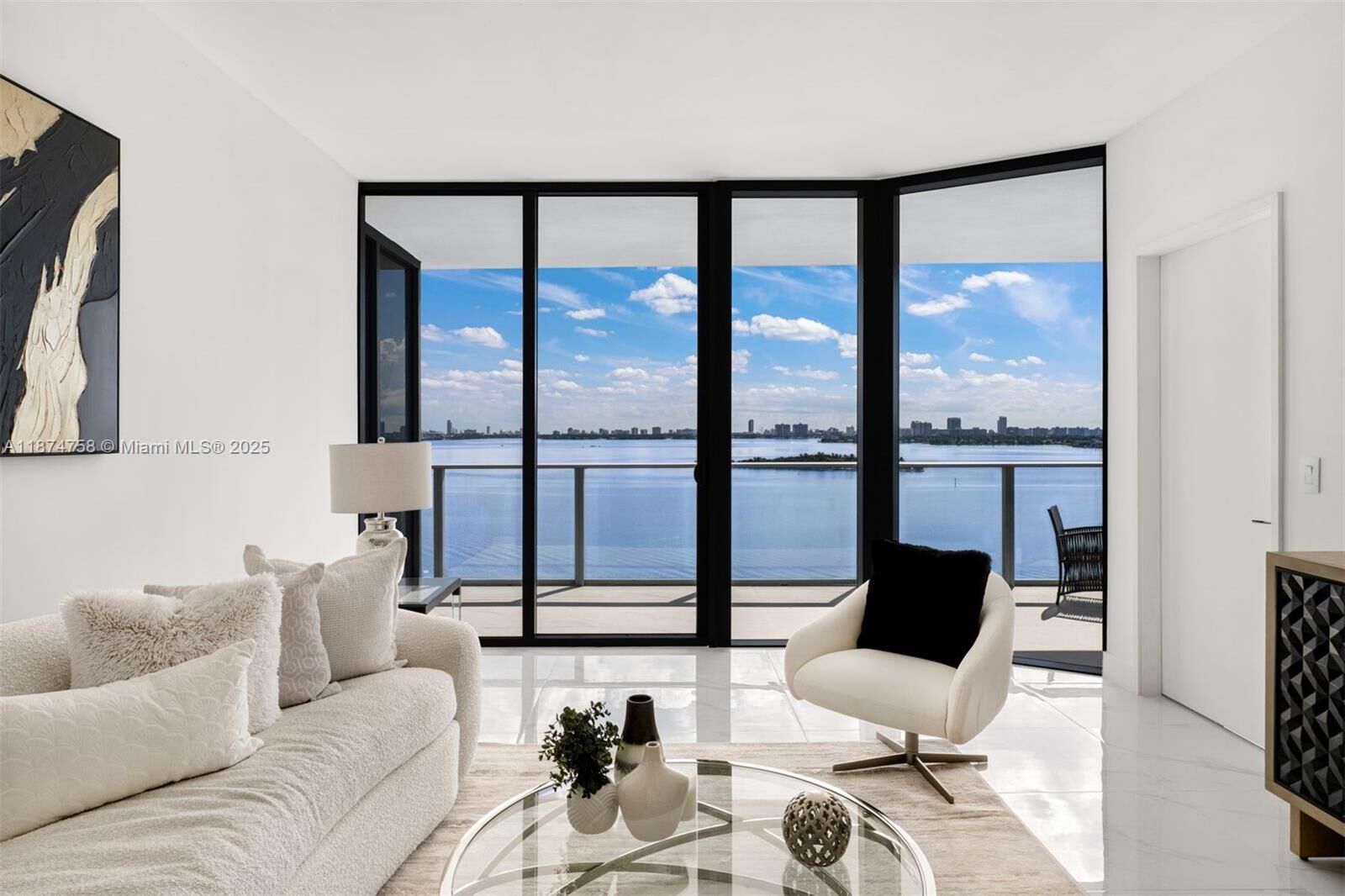 Property Photo:  700 NE 24th St 1005  FL 33137 