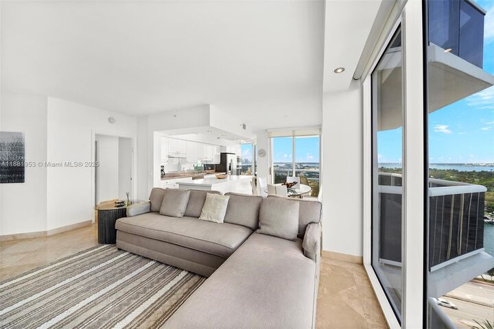 Property Photo: 4779 Collins Ave 1707 FL 33140