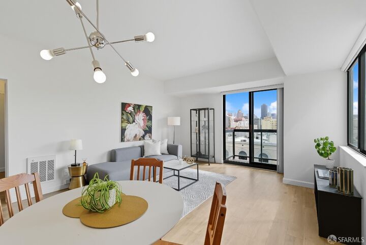 Property Photo: 1 Daniel Burnham Court 303 CA 94109