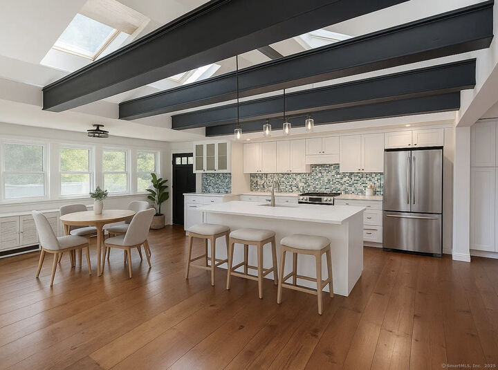 Property Photo:  11 Pond Circle Road  CT 06498 