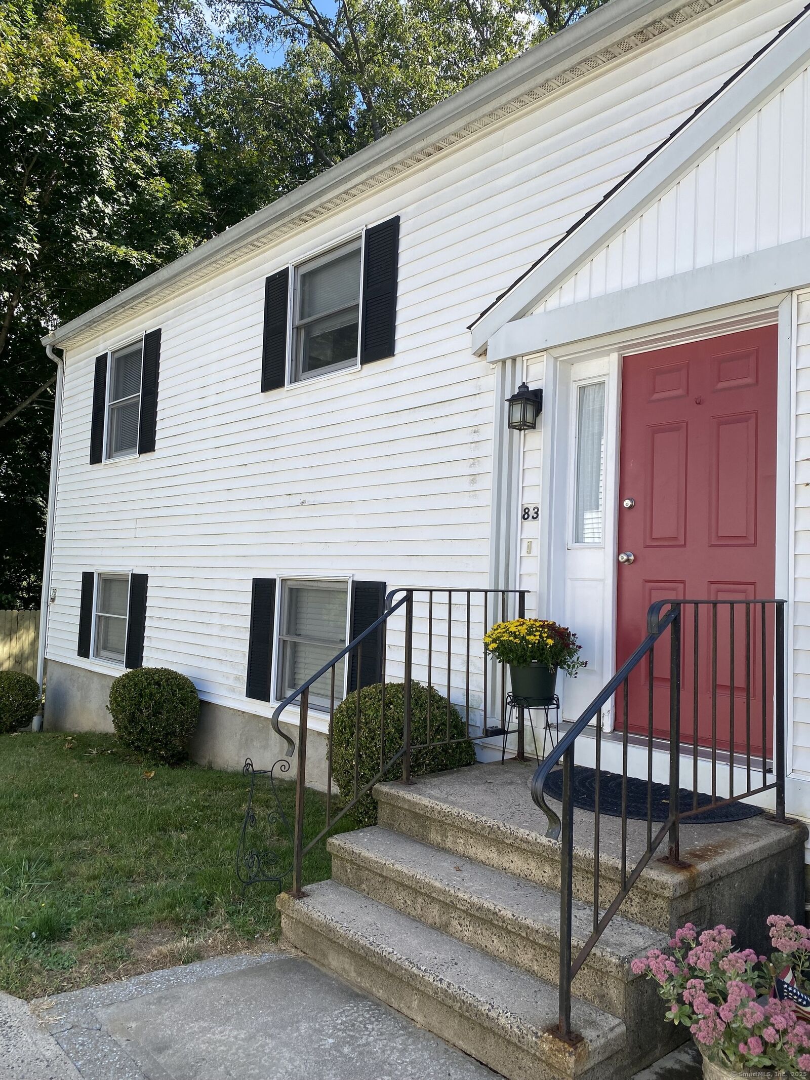Property Photo:  83 Myrtle Street Bldg 2, 5  CT 06484 