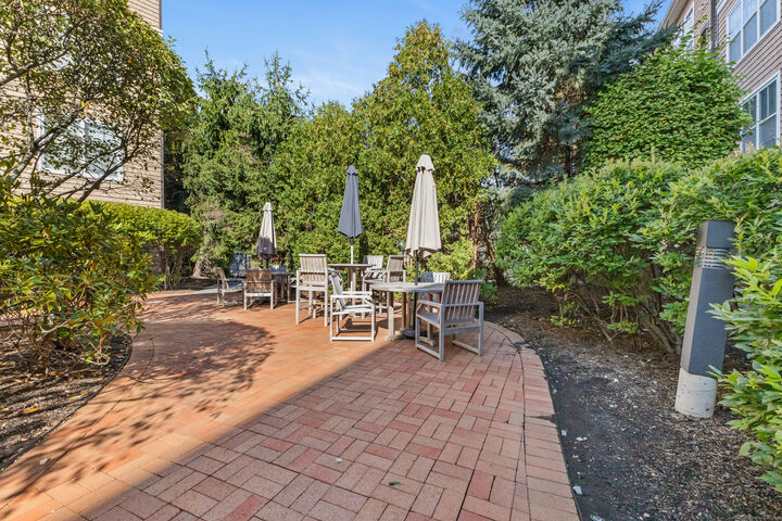 Property Photo: 850 East Main Street Apt 322 CT 06902