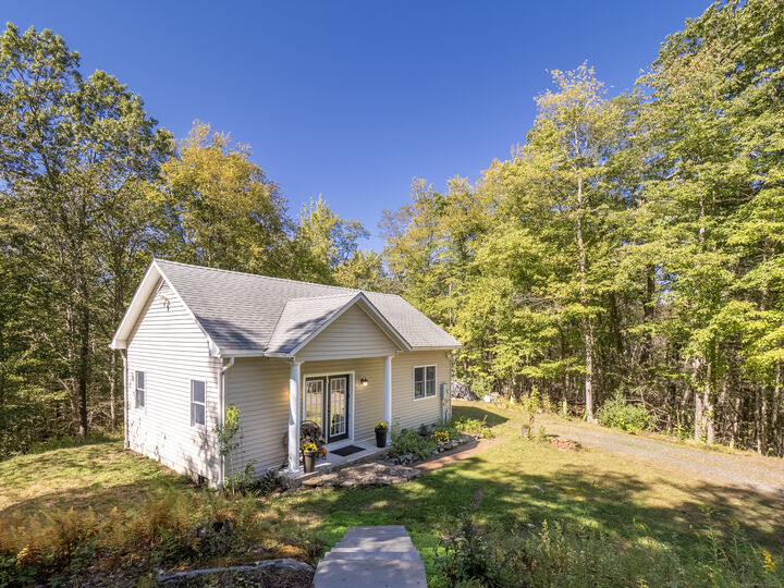 Property Photo:  10 Jennifers Way  CT 06801 