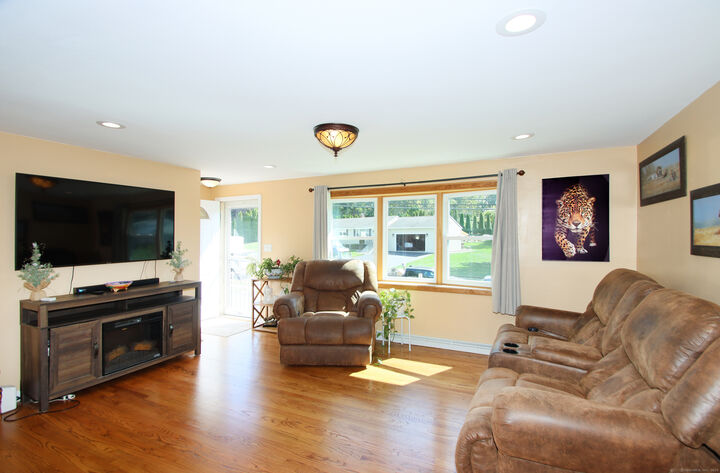 Property Photo:  7 Jeffrey Road  CT 06513 