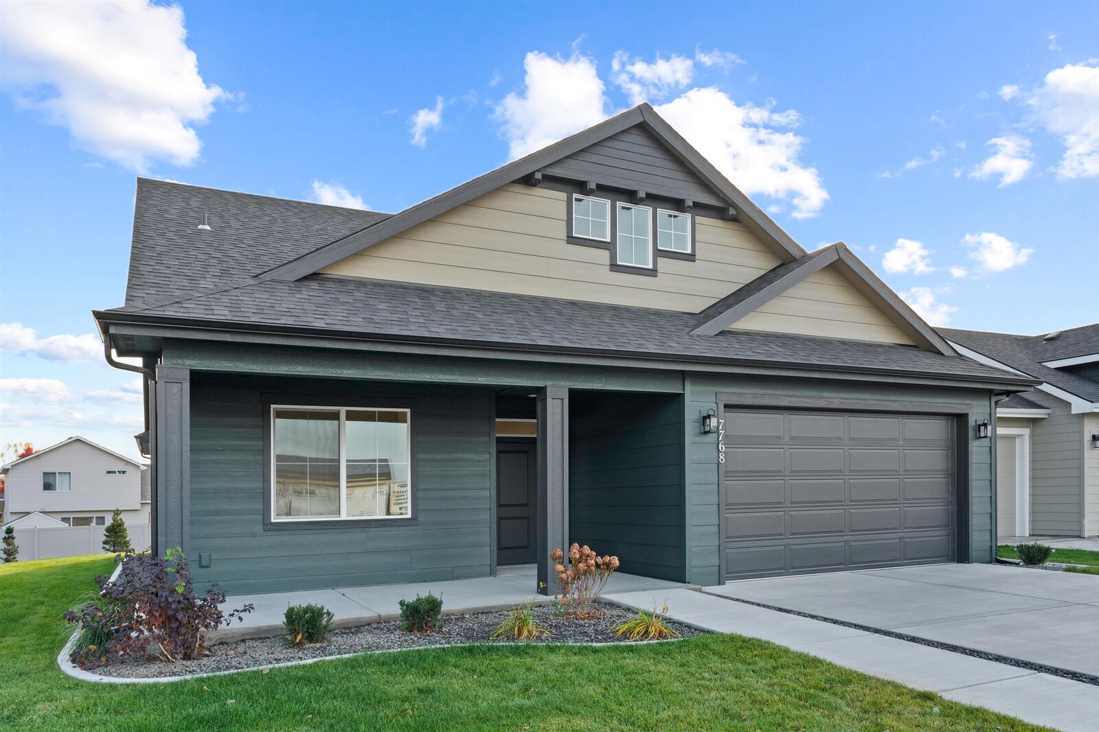 Property Photo: 12274 N Valencia St WA 99208
