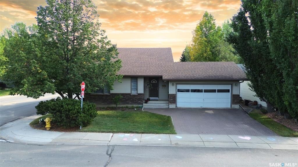 Property Photo:  103 Brightsand Way  SK S7J 4W1 