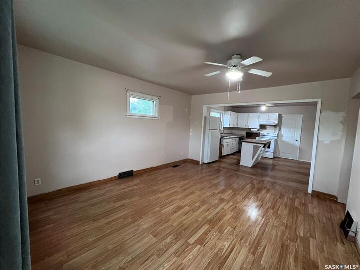 Property Photo:  230 2nd Avenue E  SK S0C 0K0 