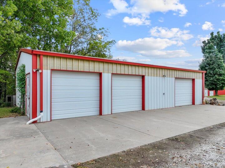 Property Photo: 21586 Goode Avenue IA 51534