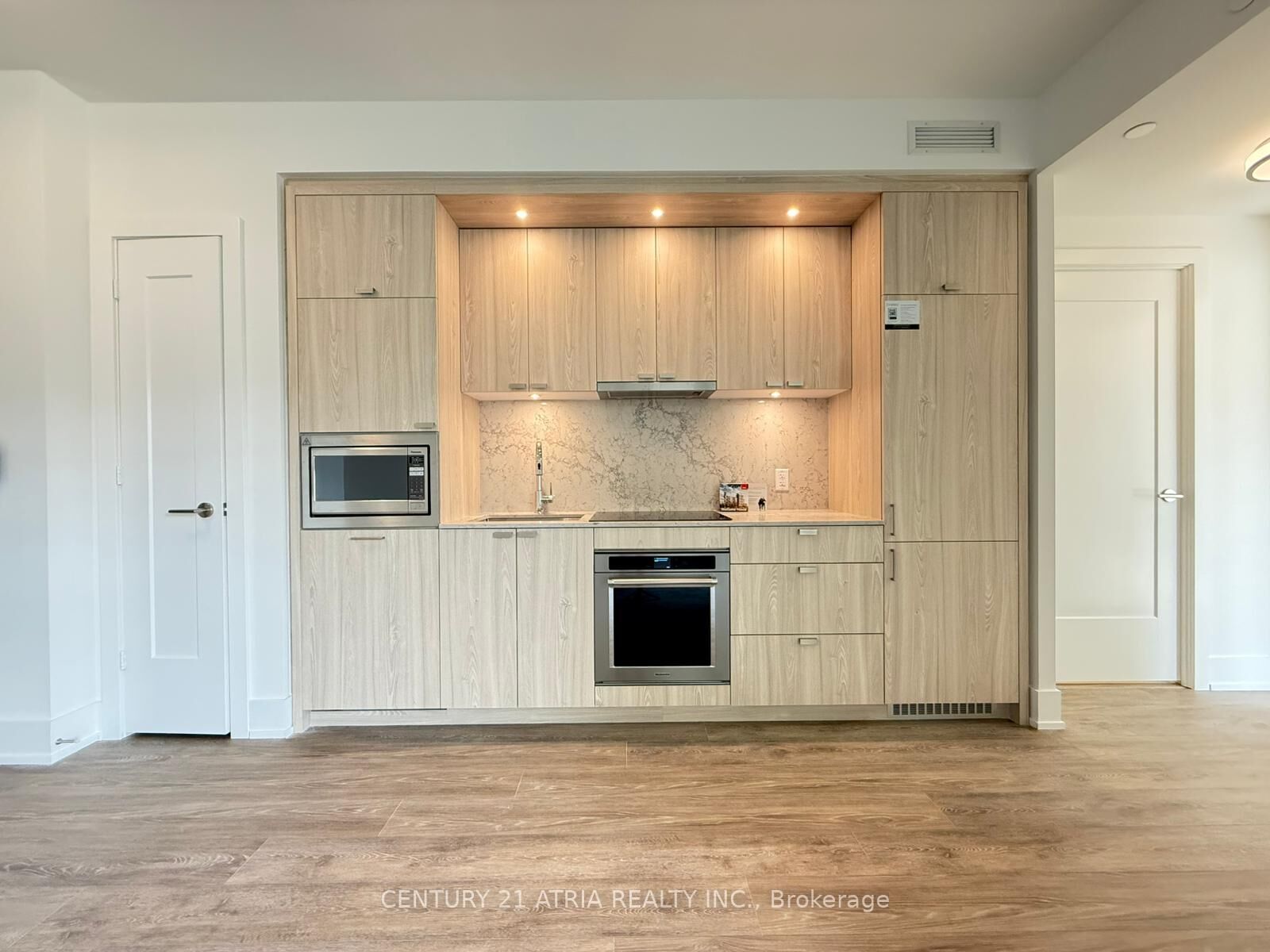 Property Photo:  259 The Kingsway N/A 224  ON M9A 0G2 