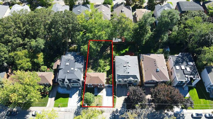 Photo de la propriété: 229 Empress Avenue ON M2N 3V1