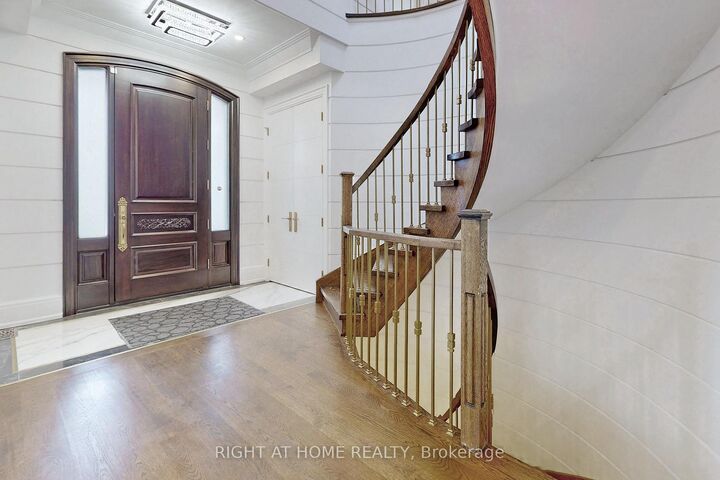 Property Photo: 10 Jocelyn Crescent ON M3B 1A2