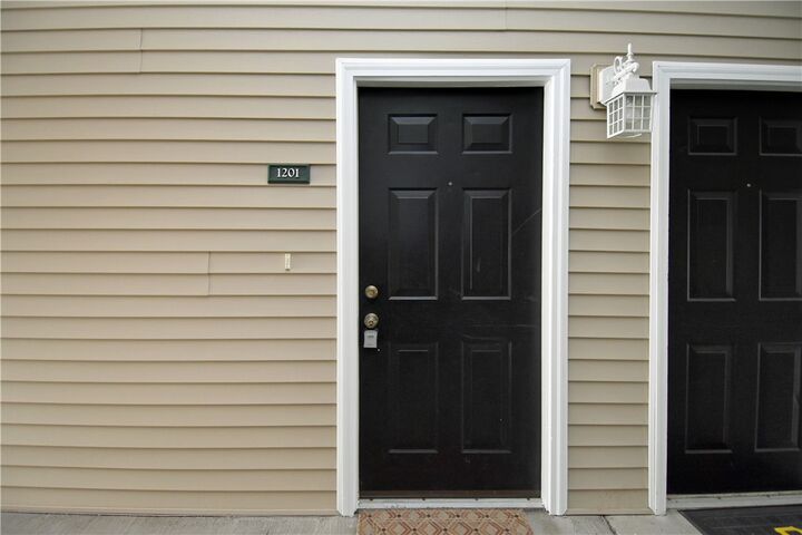 Property Photo: 1201 Lenox Oval PA 15237