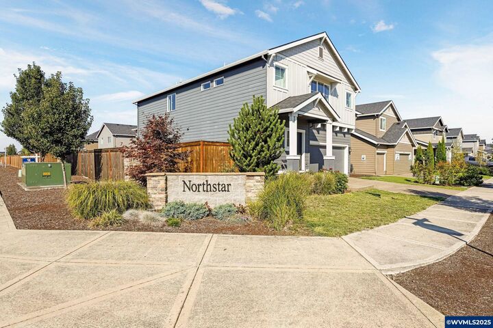 Property Photo:  5011 Bayne St NE  OR 97305 