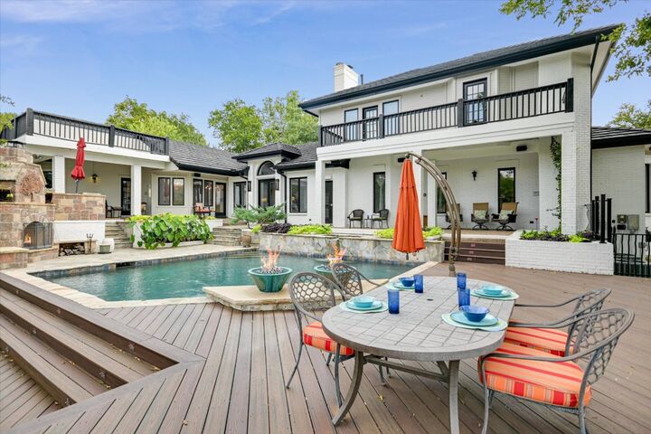 10202 Lockerbie Court  Austin TX 78750 photo