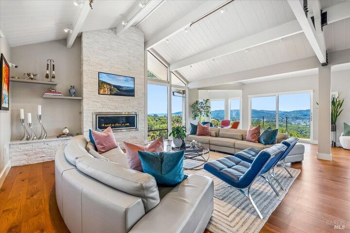 Property Photo:  34 Fairview Avenue  CA 94925 