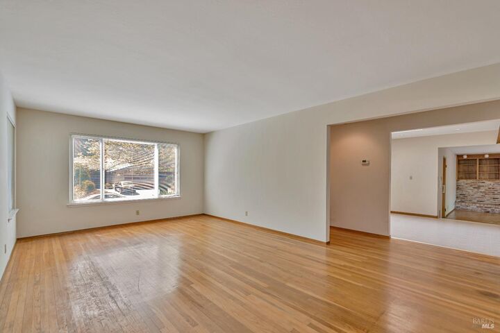 Property Photo:  88 Wallace Way  CA 94903 