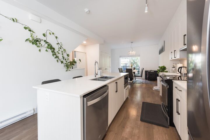 Property Photo: 2267 McKenzie Road 406 BC V2S 0M9