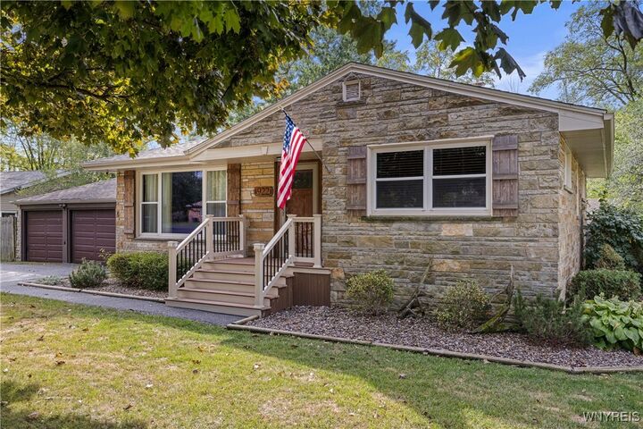 Property Photo: 922 N Hewitt Drive NY 14092
