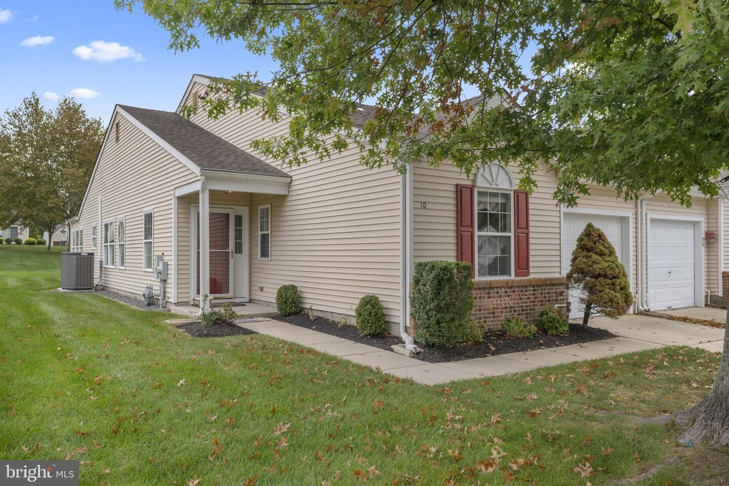 Property Photo: 10 Yarrow Place NJ 08054