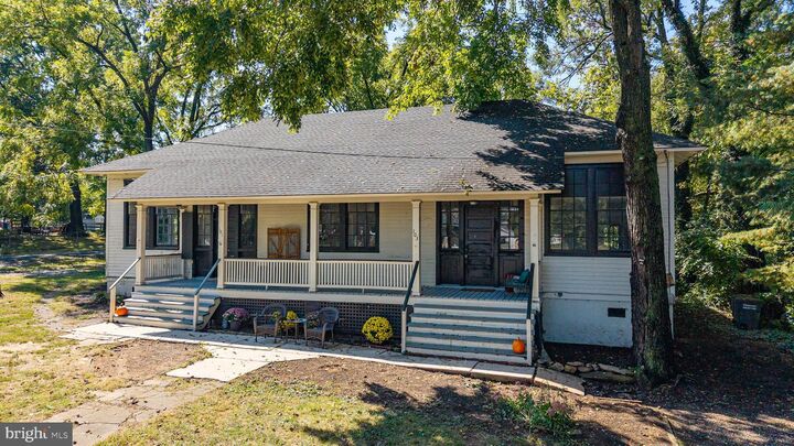 Property Photo:  101, 103 W Main Street W  VA 22620 
