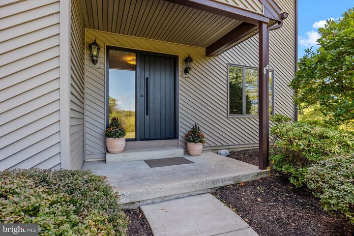 Property Photo:  1101 Deerfield Lane  PA 18901 