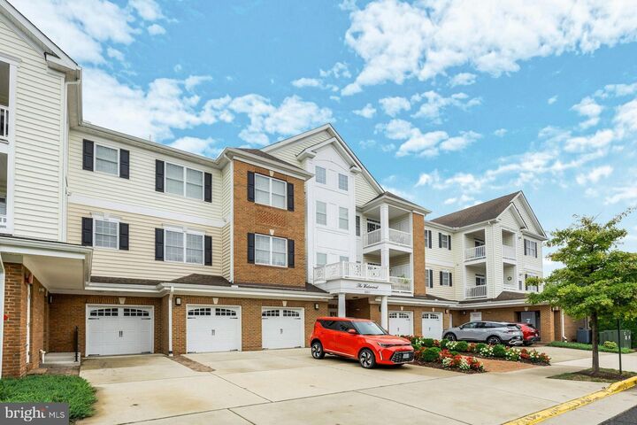 Property Photo:  15211 Royal Crest Drive 405  VA 20169 