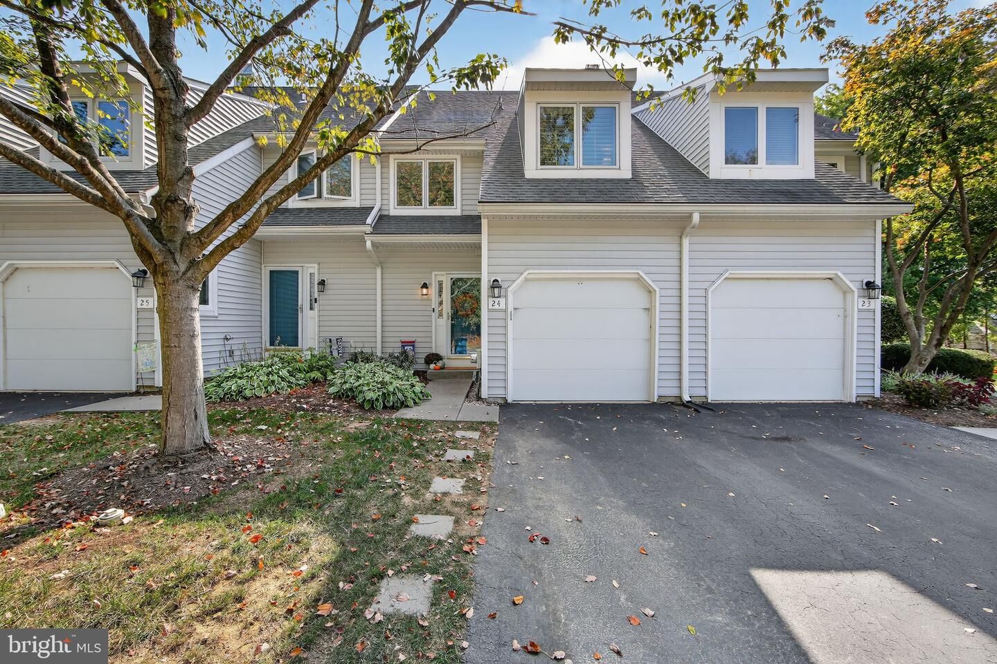 Property Photo:  24 W Jonathan Court 24  PA 19348 