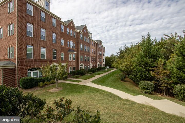 Property Photo: 43842 Artsmith Terrace VA 20147